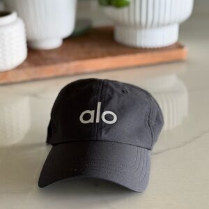 Alo women’s black cap
